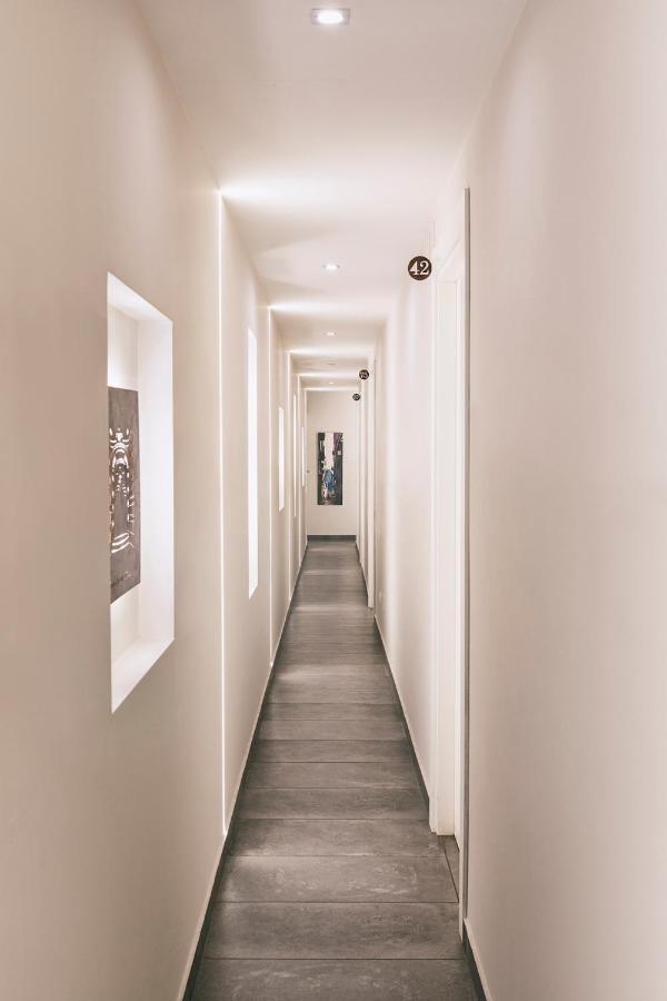La Smorfia Hotel Napoli Bagian luar foto