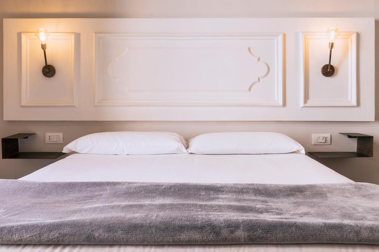 La Smorfia Hotel Napoli Bagian luar foto