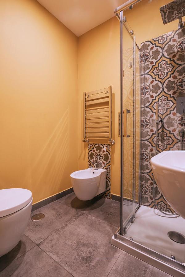 La Smorfia Hotel Napoli Bagian luar foto
