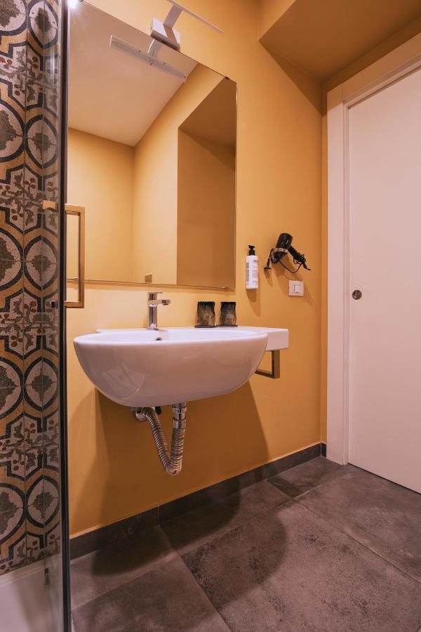 La Smorfia Hotel Napoli Bagian luar foto