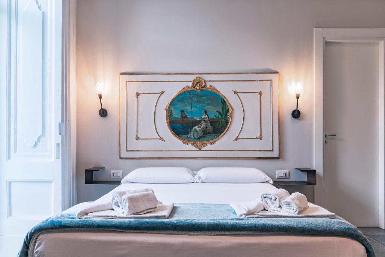 La Smorfia Hotel Napoli Bagian luar foto