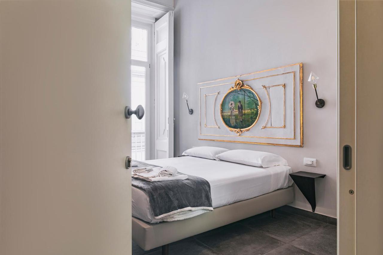 La Smorfia Hotel Napoli Bagian luar foto