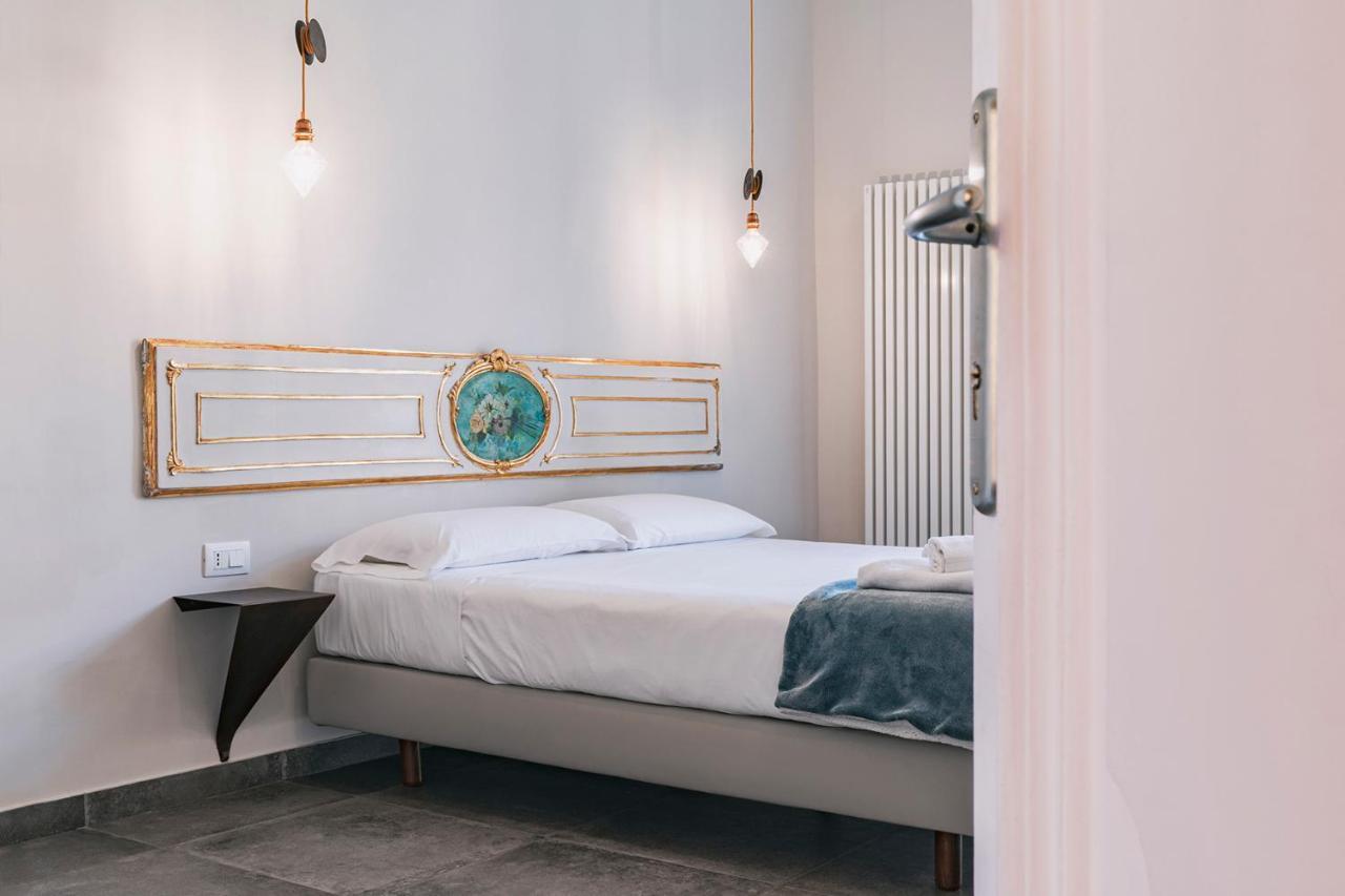La Smorfia Hotel Napoli Bagian luar foto